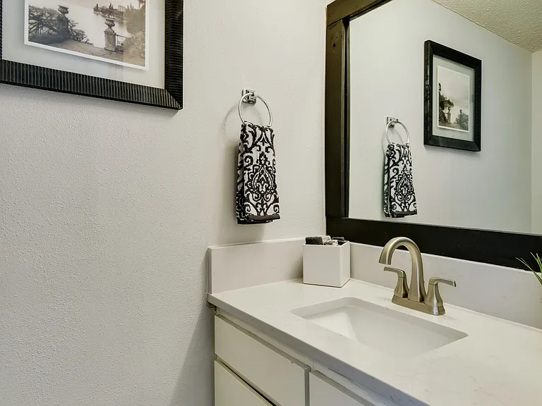 1122 Bluebonnet Ln #A — Photo 19
