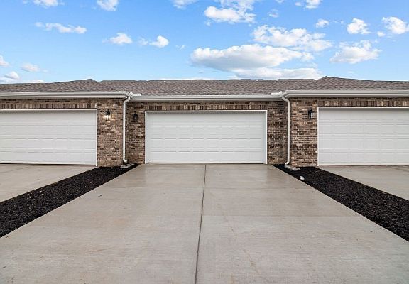 3rd image of 2900 Suzanne Landon Dr #F5