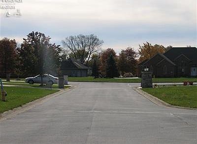 5th image of 301 Greenbriar Cir