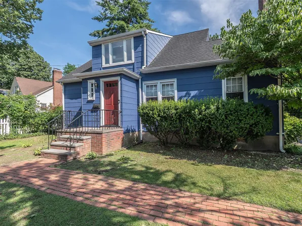 22 Harbor Road, Port Washington, NY 11050