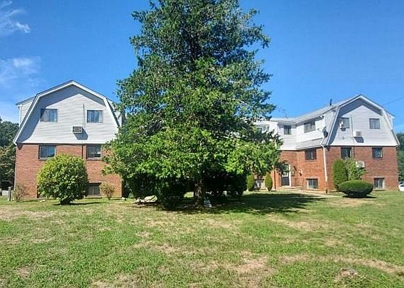 2nd image of 165 South St APT 10