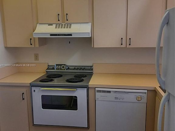 5th image of 3048 E Sunrise Lakes Dr #413