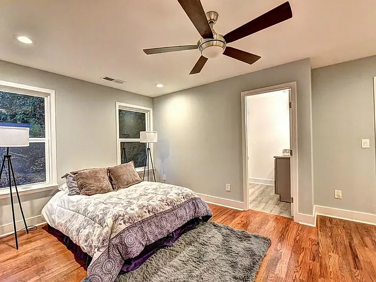1267 Graymont Dr SW — Photo 11