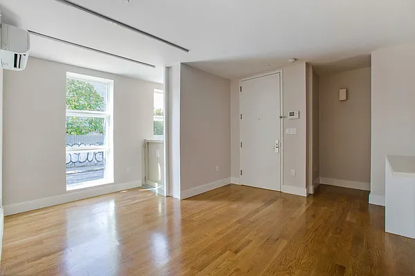 Rented by EXR | media 17