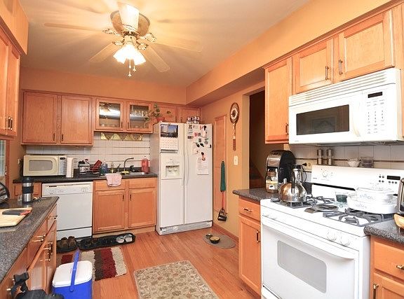 3rd image of 1906 Riverview Ave