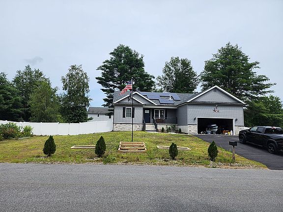 2nd image of 5 Bianca Dr
