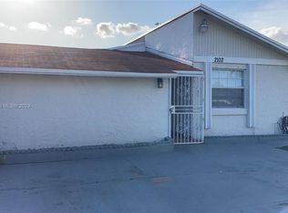 2102 SW 106th Ct, Miami, FL 33165