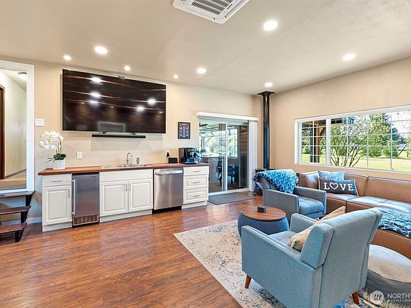 4th image of 6845 183rd Avenue SW