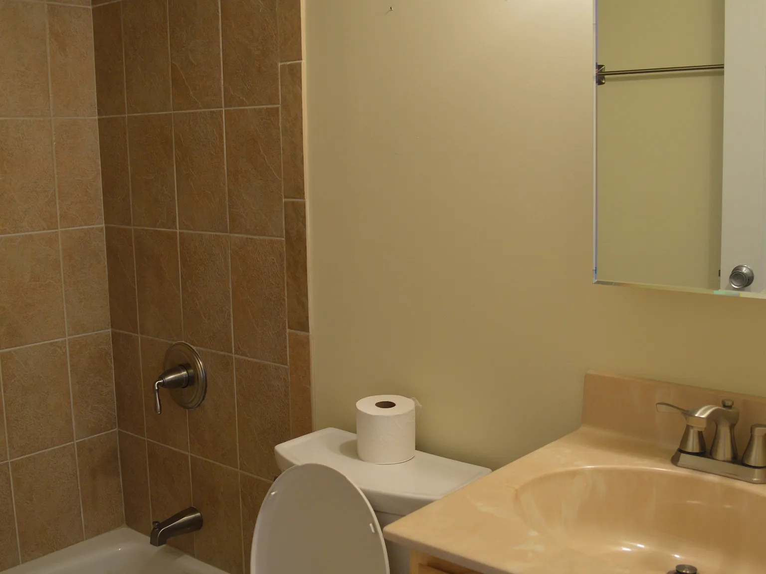 2 bed, 1037 sqft, $2,500 — Photo 1