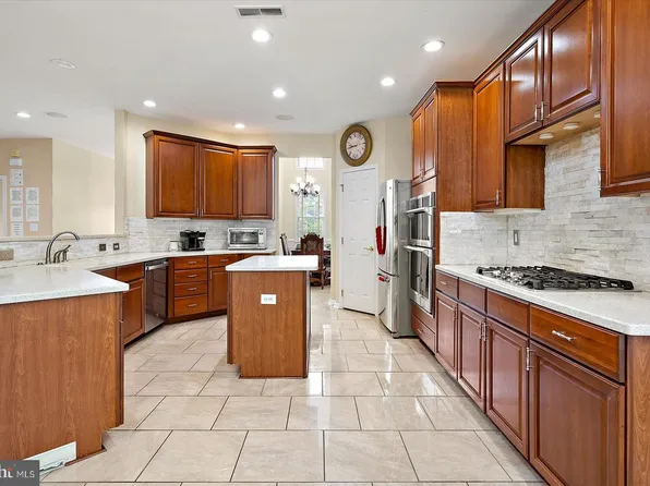 8705 Habitat Ct, Berlin, MD 21811