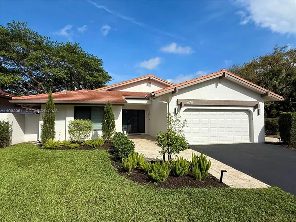 670 Deer Creek Hollows Cir, Deerfield Beach, FL 33442
