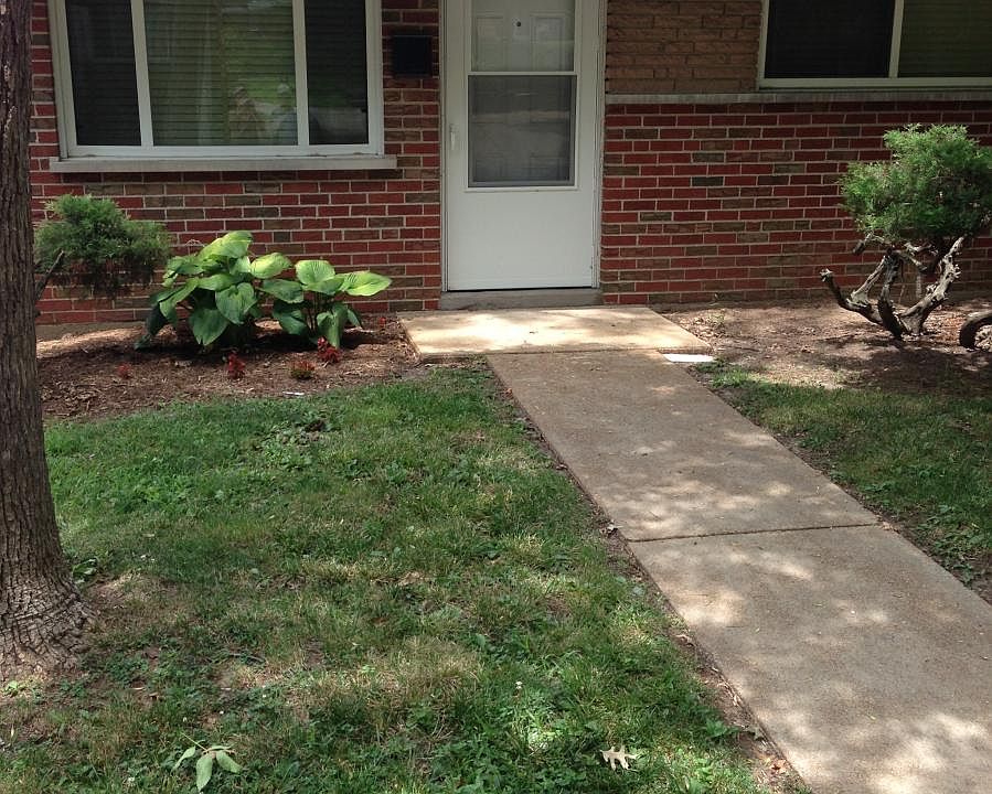 1st image of 9754 Greenbush Pl