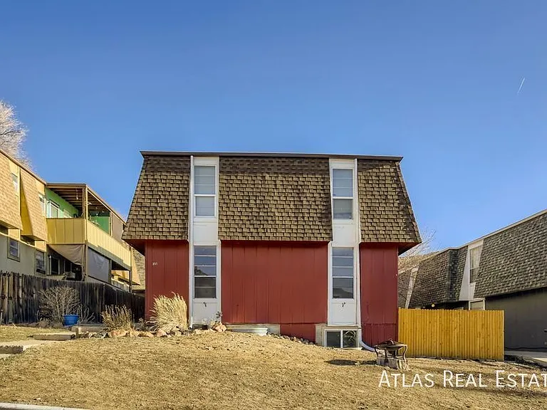 331 N Columbine St #D — Photo 11