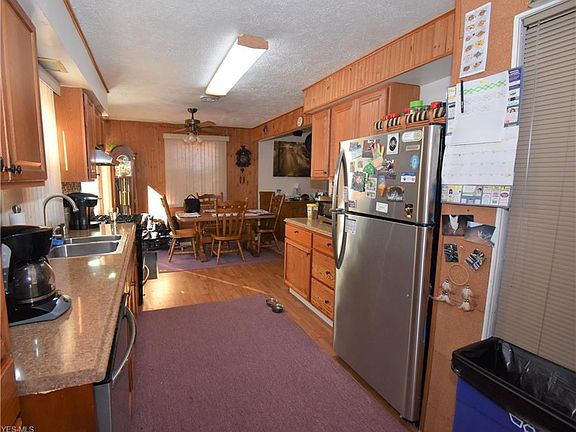 5th image of 176 Fairhaven Dr