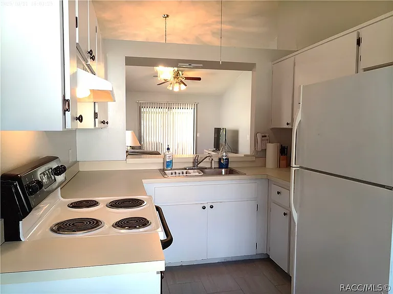 1871 Arrowwood Ln — Photo 7