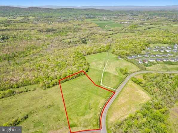 25799 Grassland Grove Dr, Aldie, VA 20105