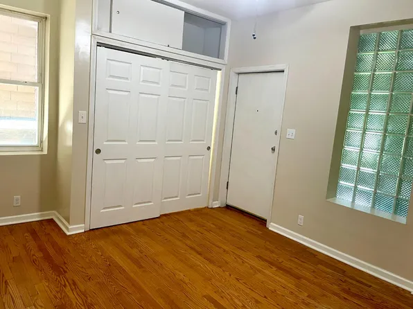 4955 Arsenal St, Saint Louis, MO 63139