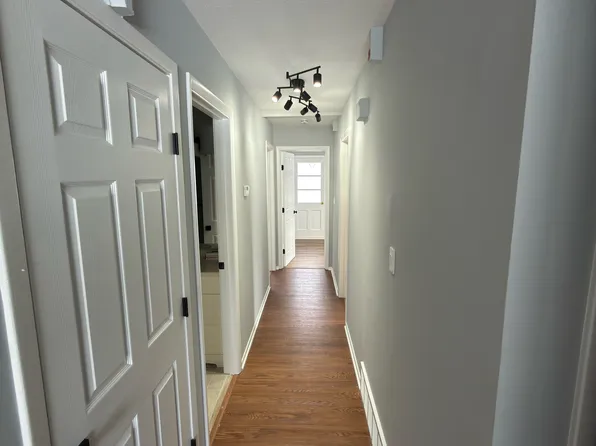 7997 Wesley Dr, Strongsville, OH 44136