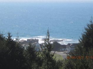 937 Redwood Rd, Whitethorn, CA 95589