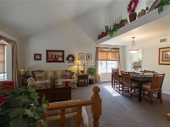 2nd image of 1617 Broadmoor Cir