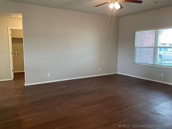 4th image of 11425 237th Ave
