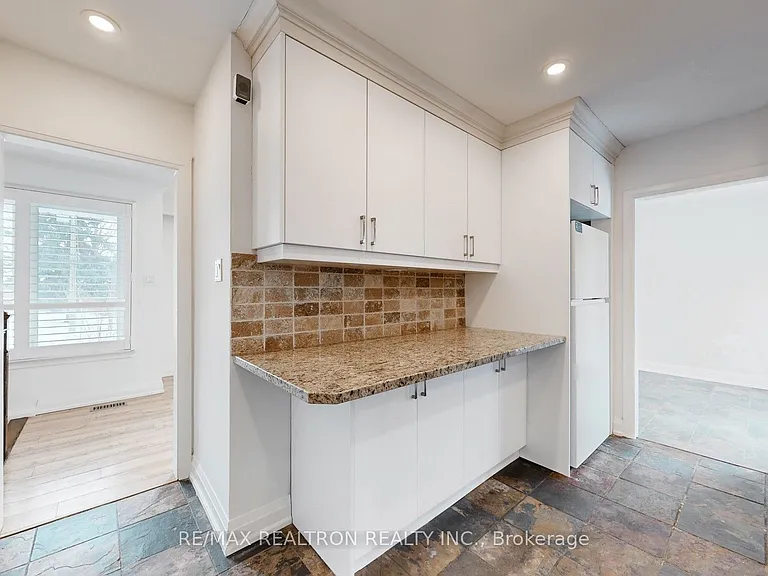 24 Fenelon Dr — Photo 23