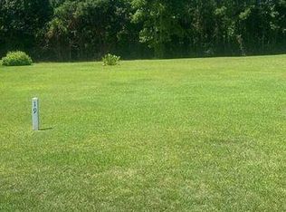 19 Laguna Ln, Jacksonville, NC 28540