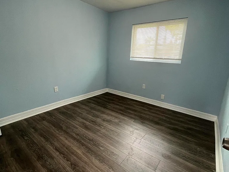 1109 NW 6th Ave #1 — Photo 4