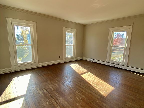 2nd image of 16 Lincoln Ave #2