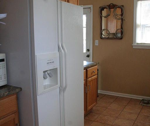 5th image of 3307 Thurman Ave NW