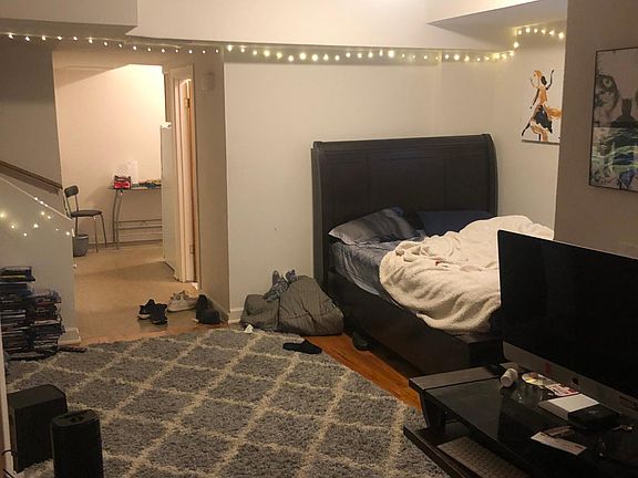2nd image of 6242 N Hoyne Ave APT Cb