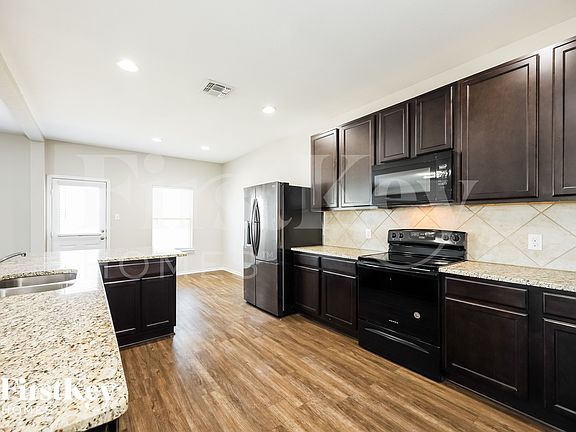 5th image of 7426 Coral Bells Ct