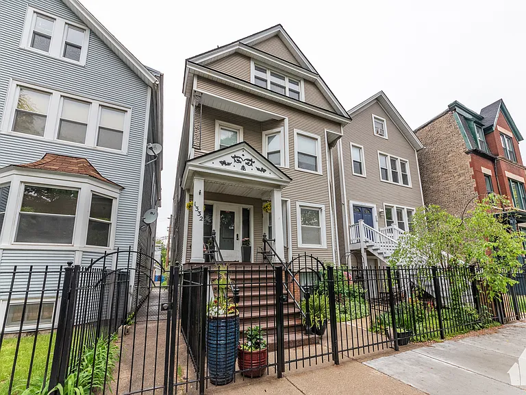 1332 W Barry Ave #GDN — Photo 1