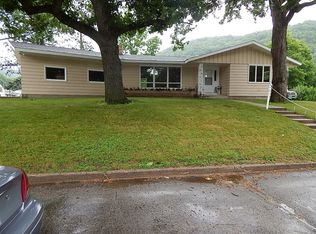 630 Circle Dr, Rushford, MN 55971