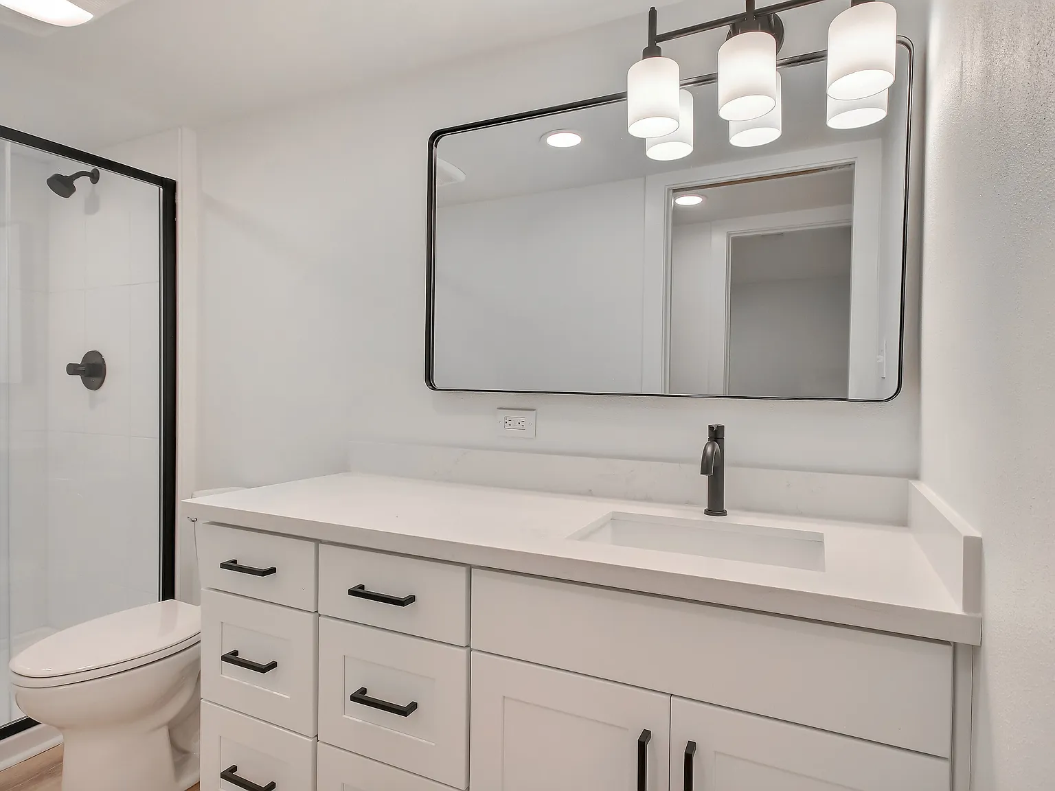 5 bed, 880 sqft, $6,750 — Photo 4