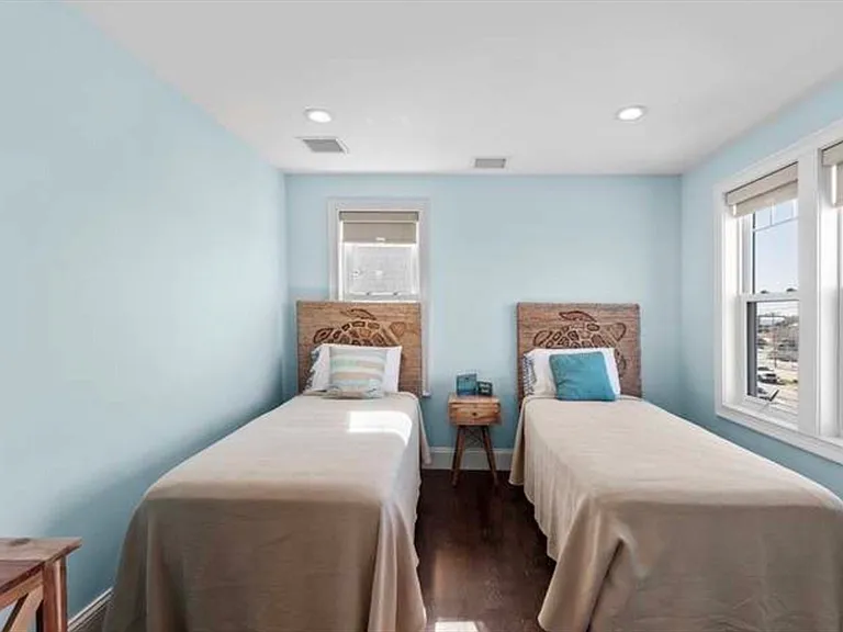 308 Ocean St — Photo 6