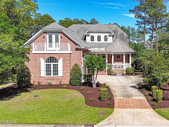 3rd image of 6656 Summerhill Glen SW
