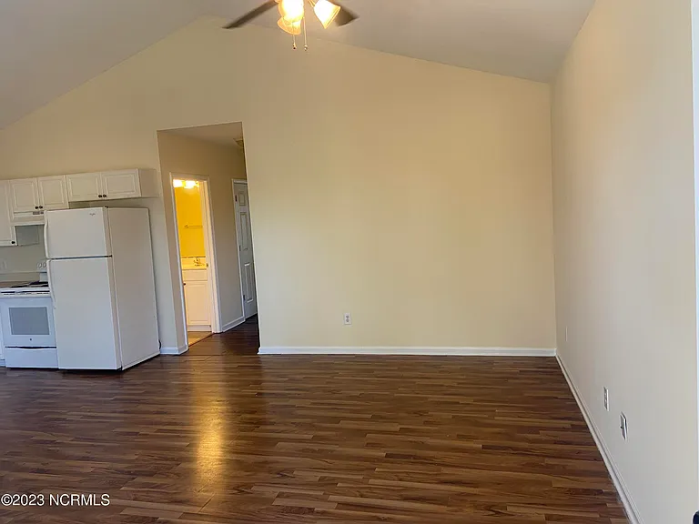 1007 Castle St #1 — Photo 2