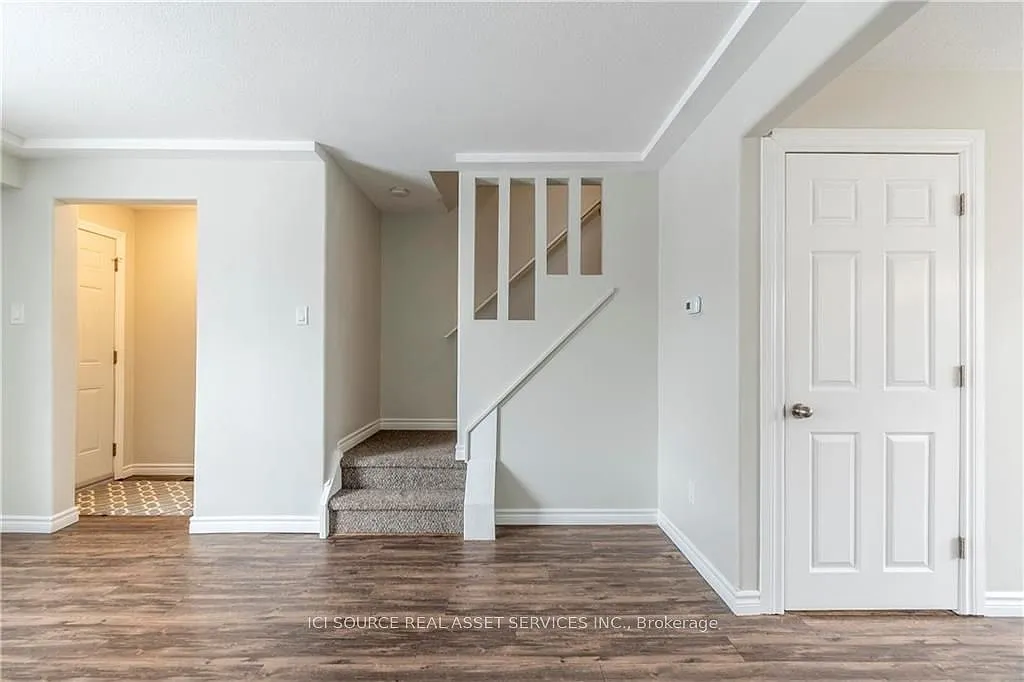 3 bed, $2,400 — Photo 1