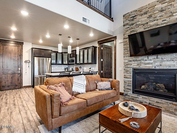 5th image of 3703 Blackstone Dr #312