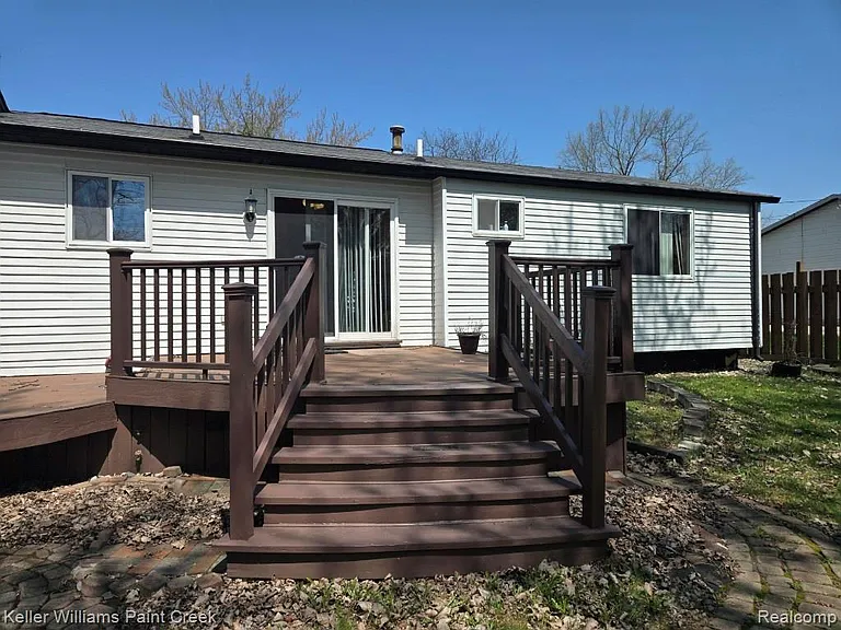2340 Morton Grand — Photo 5