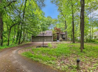 5130 Whitlow Ct, Commerce Township, MI 48382