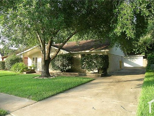 1st image of 2931 Cherry Hills Dr