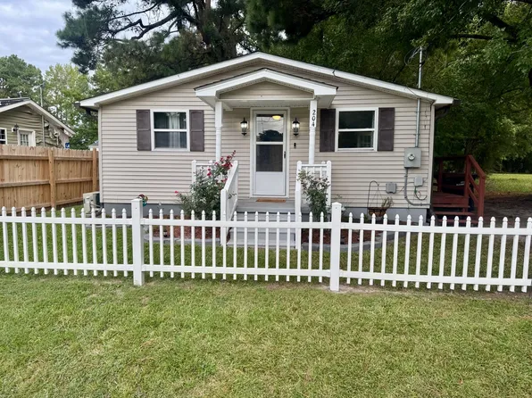 204 Pinewood Ave, Elizabeth City, NC 27909