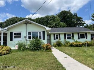 110 Pacific Rd, Oak Ridge, TN 37830