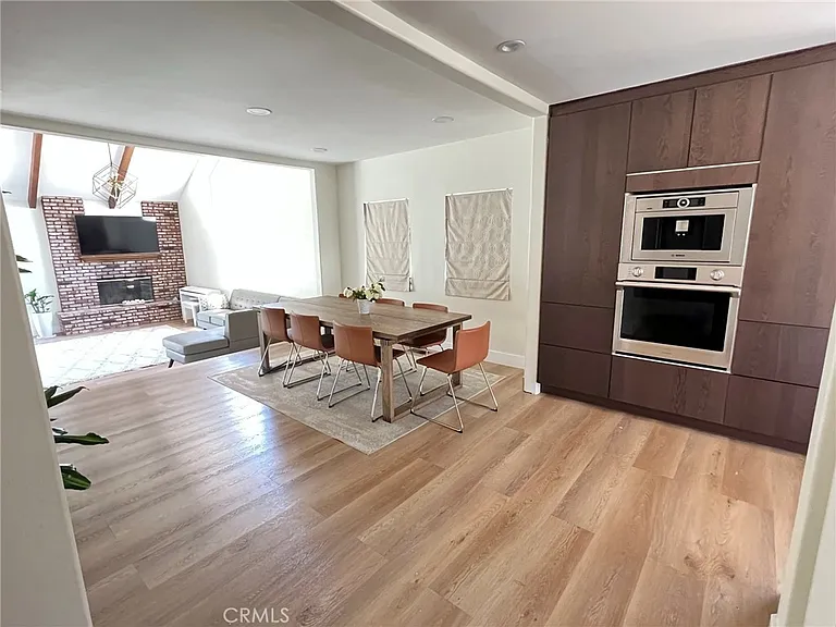 1432 N Catalina St — Photo 4