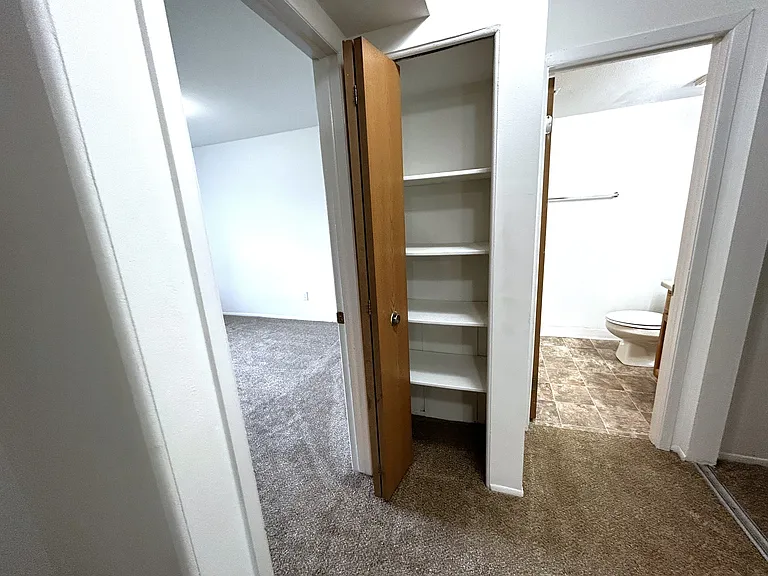 Charter Oaks Apartments — Photo 51