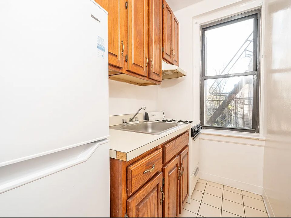 2nd image of 1224 St Nicholas Ave APT 4E