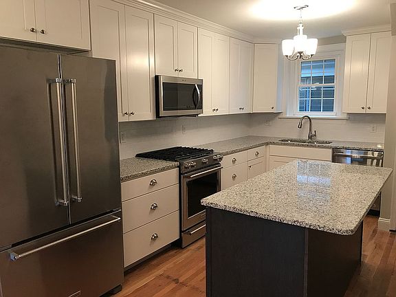 2nd image of 28 Shore Park Dr