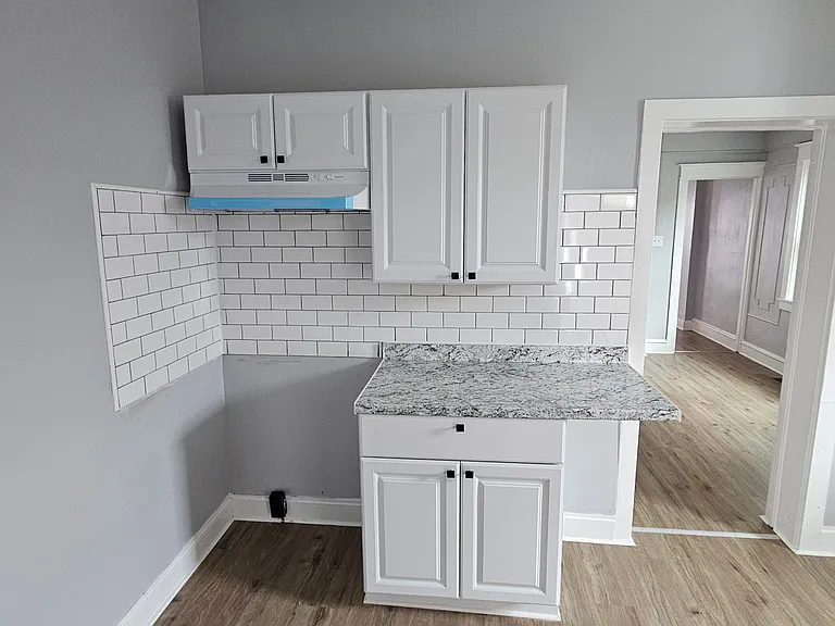 726 Wilson St — Photo 9